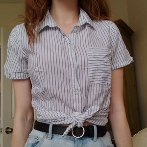 LOGG SHORT-SLEEVED BUTTON DOWN// LIKE NEW//